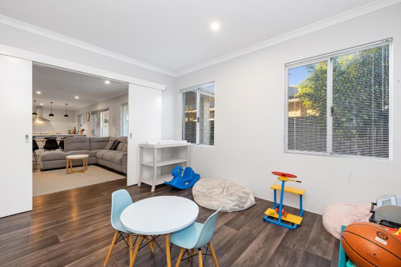 Carlisle 4BR Family Home 3 Miles To Optus Stadium - image 6