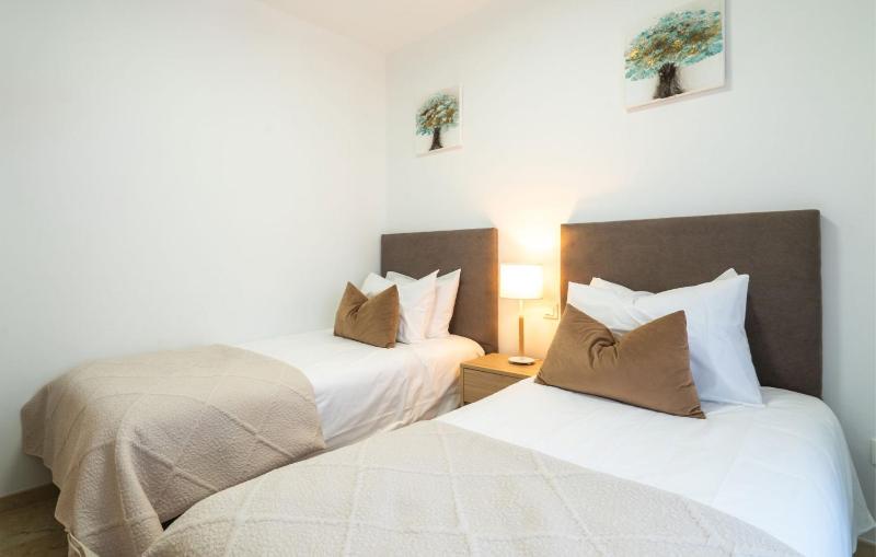 Modern Apartment with Sea & Mountain Views at Small Oasis - image 4