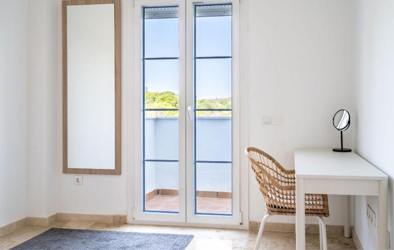 Modern Apartment with Sea & Mountain Views at Small Oasis - image 19