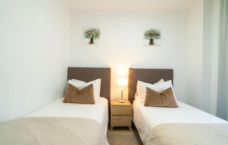 Modern Apartment with Sea & Mountain Views at Small Oasis - image 22
