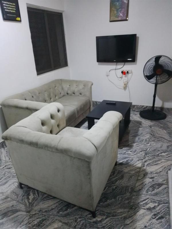 Carols Apartment - image 5