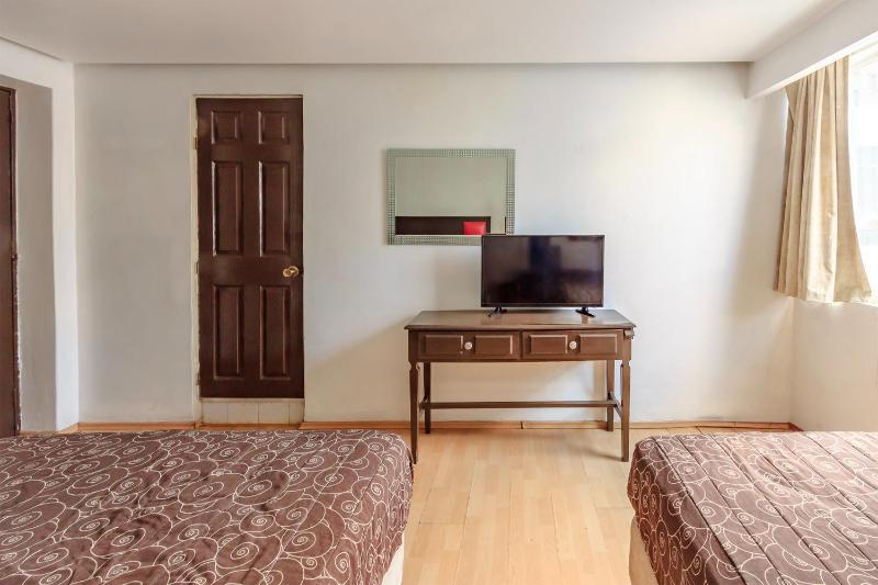 Capital O Hotel Colon Express Guadalajara - image 16