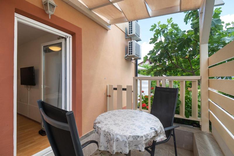 Apartments Jak - image 34