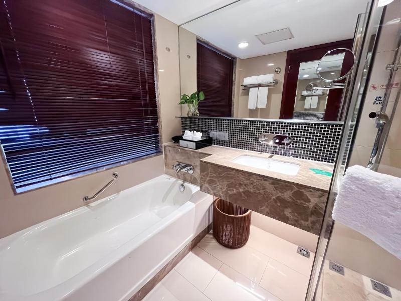 Grand Sun City Hotel-Located city center Metro Access - image 6