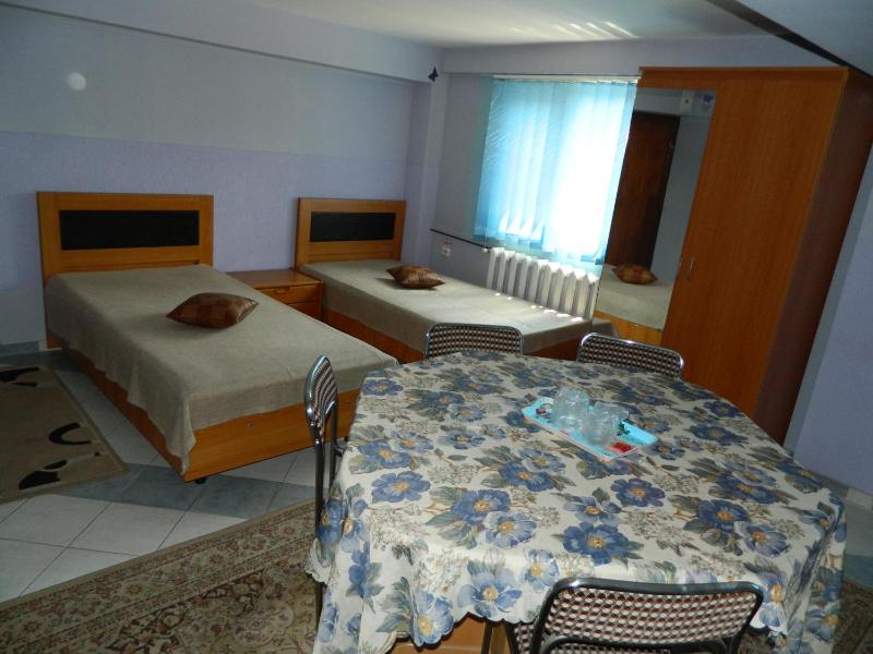 Quadruple Room with Private Bathroom image 4