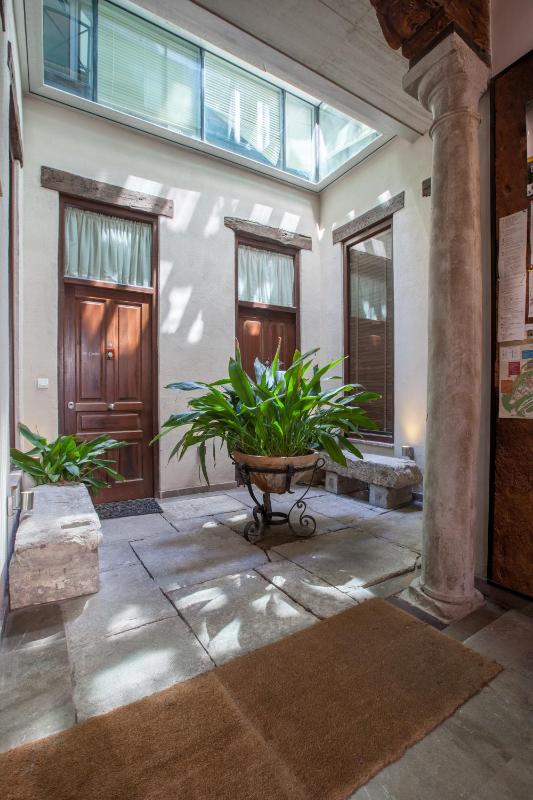 Penthouse Apartment with Views -  Calle San Jerónimo 24 / Frailes 28 image 3