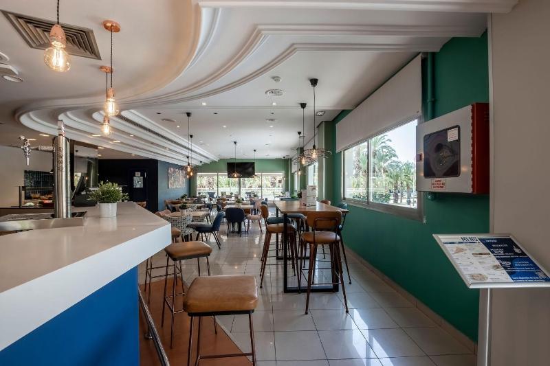 Travelodge Alicante Puerto - image 37