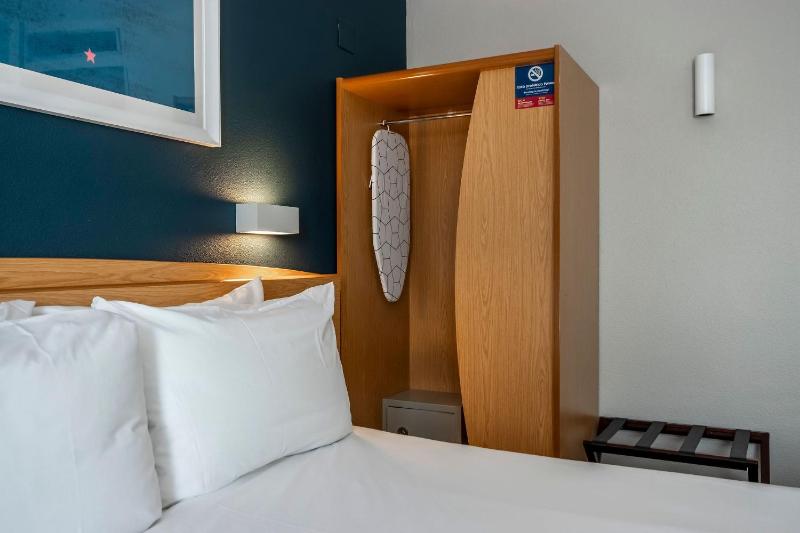 Travelodge Alicante Puerto - image 44