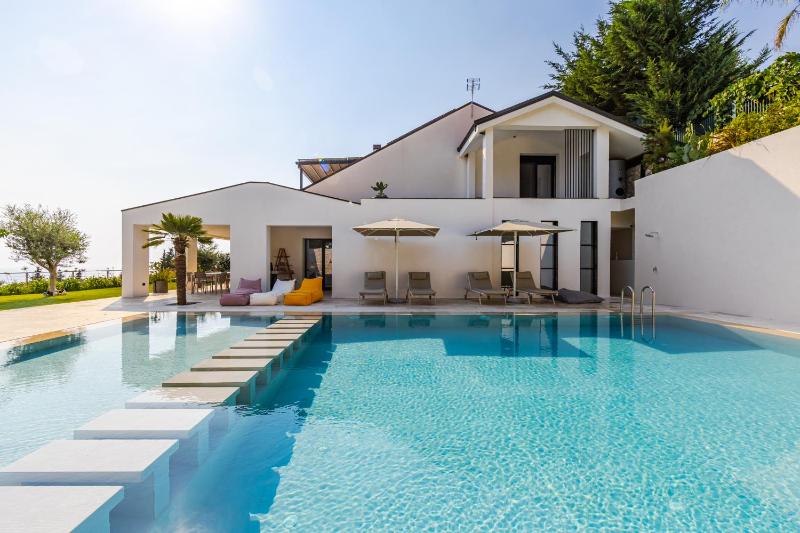 Villa 16 Dhërmi by PikHost - image 10