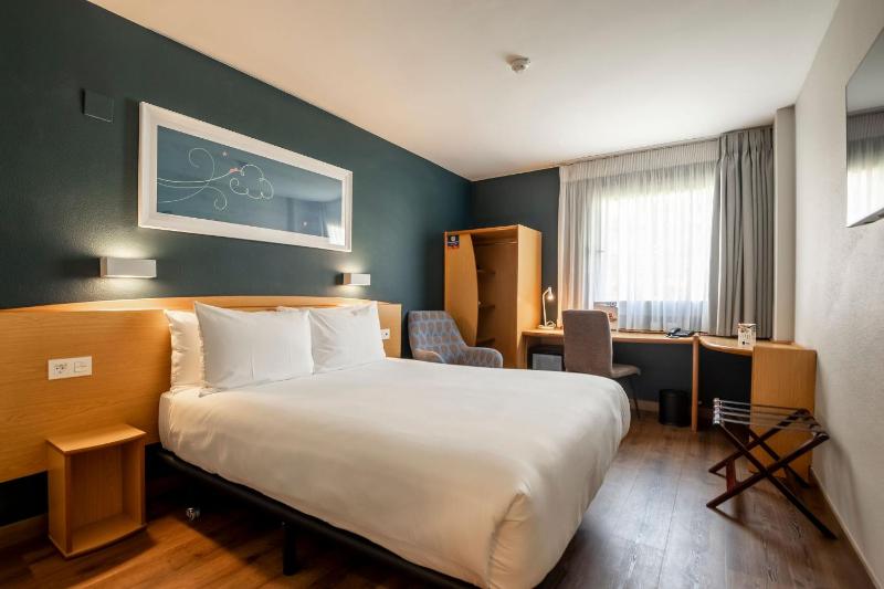 Travelodge Alicante Puerto - image 34