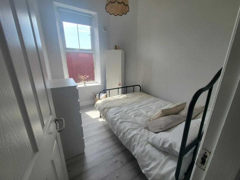 Top Location - Newly Refurbed 2BD Sleeps 6 W Loft - image 11
