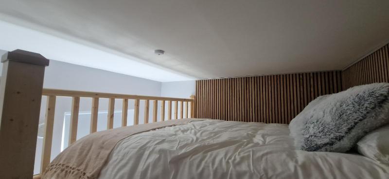 Top Location - Newly Refurbed 2BD Sleeps 6 W Loft - image 16