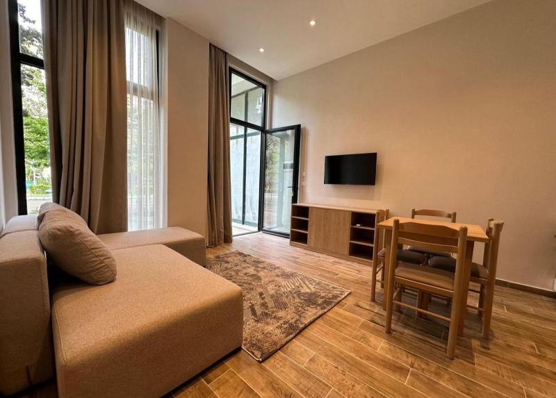 Henri's Apartment - image 6