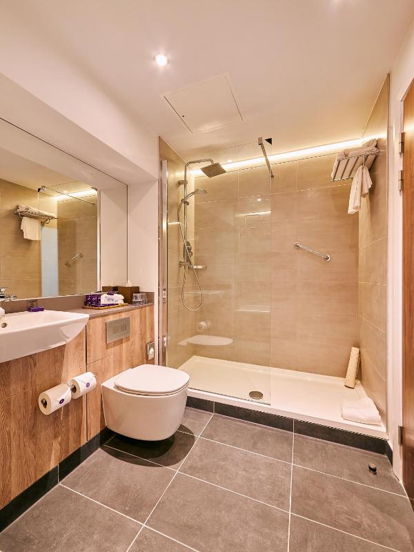 Executive Twin Room image 3