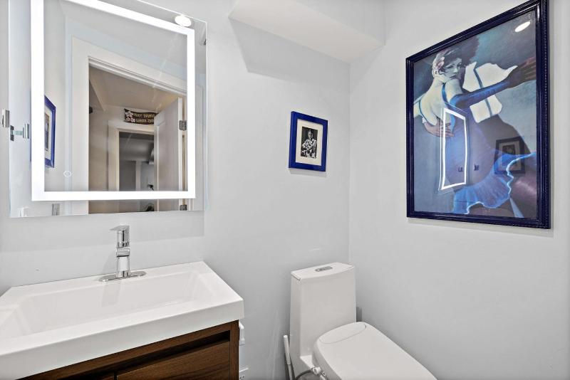 3BR The Lucille Lake Washington View Retreat - image 7