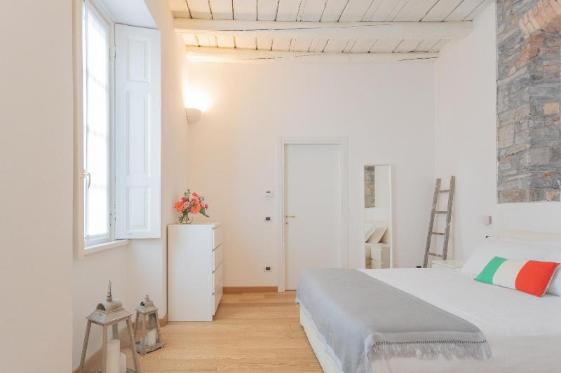 Wine Not Apartment Como Centre by Rent All Como - image 15