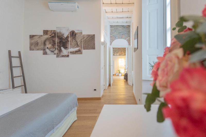 Wine Not Apartment Como Centre by Rent All Como - image 17