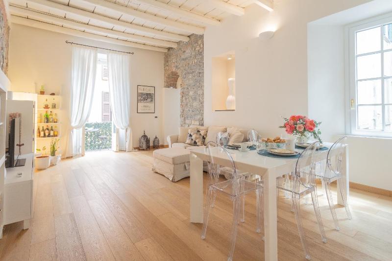 Wine Not Apartment Como Centre by Rent All Como - image 23