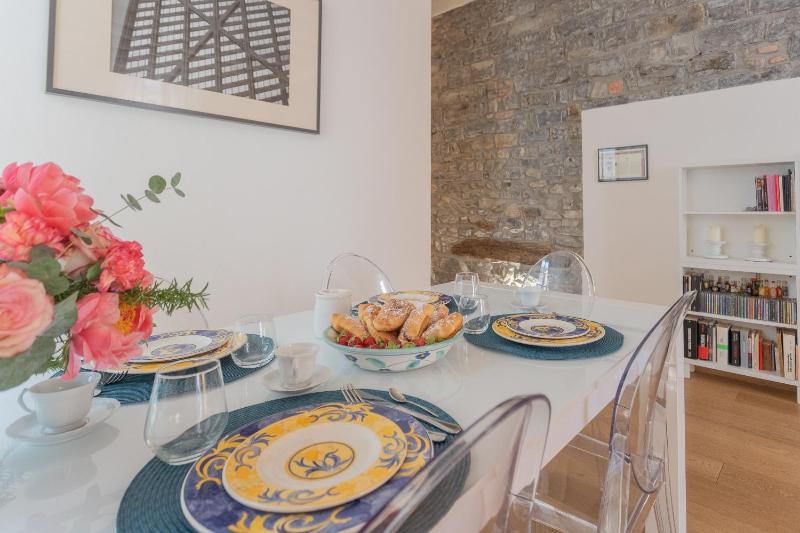 Wine Not Apartment Como Centre by Rent All Como - image 26