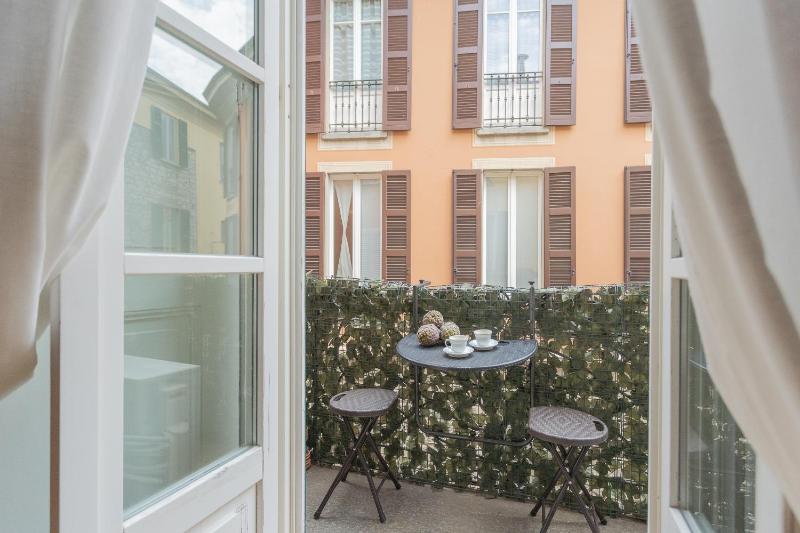 Wine Not Apartment Como Centre by Rent All Como - image 11