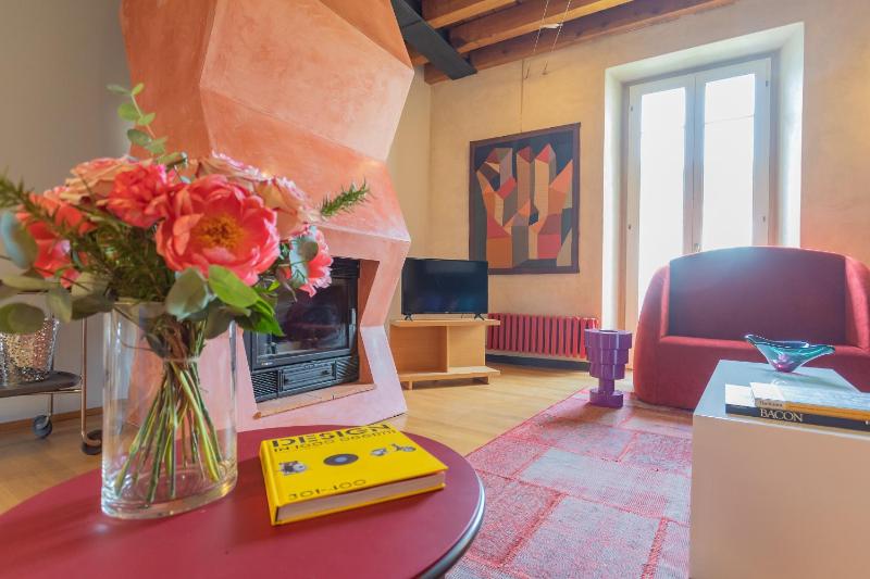 Night at the Museum Apartment by Rent All Como - image 7