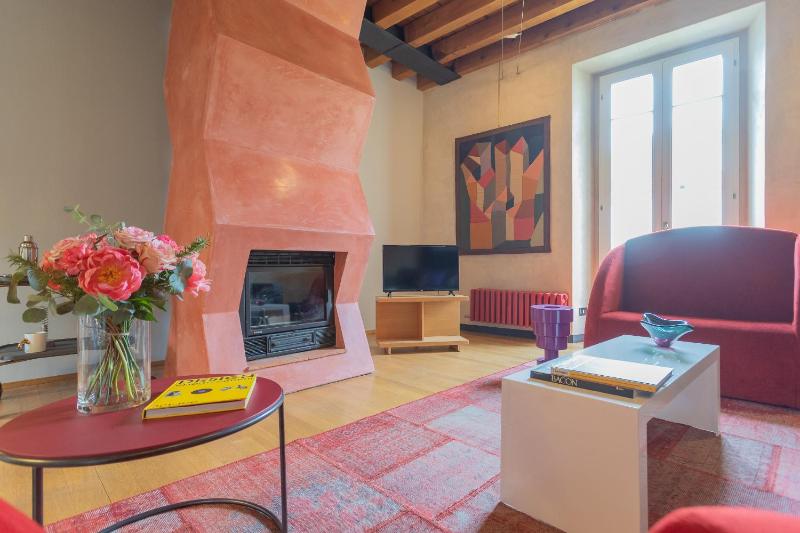 Night at the Museum Apartment by Rent All Como - image 17