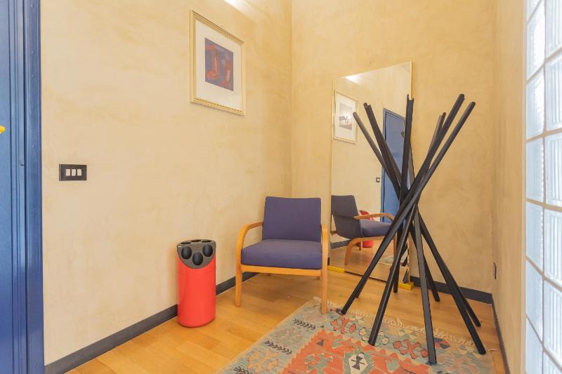 Night at the Museum Apartment by Rent All Como - image 10