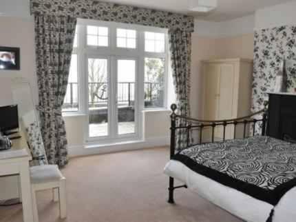 Family Suite with Balcony and Sea View image 2