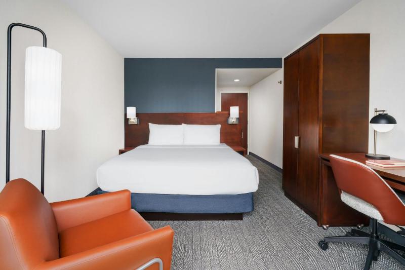 Courtyard by Marriott New York Manhattan/Upper East Side - image 12