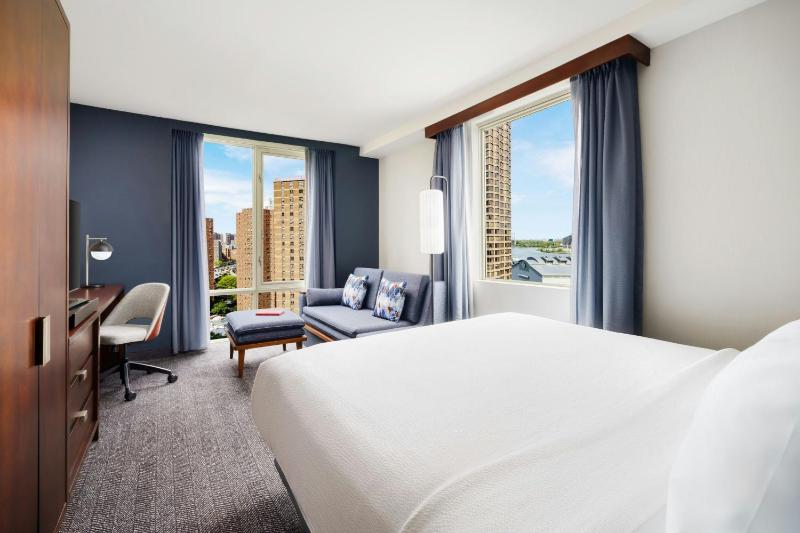 Courtyard by Marriott New York Manhattan/Upper East Side - image 11