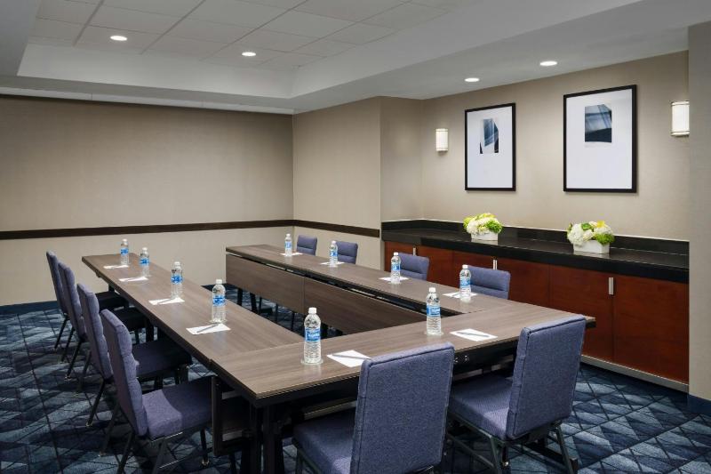 Courtyard by Marriott New York Manhattan/Upper East Side - image 8