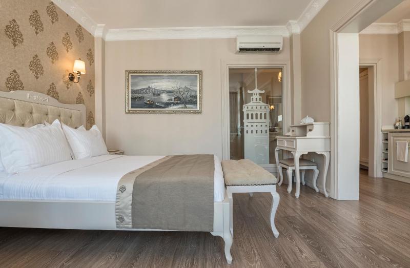 Deluxe Suite image 1