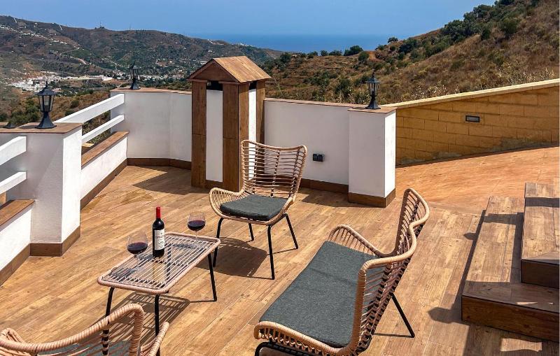 Stunning Home In Torrox With House Sea View - image 15