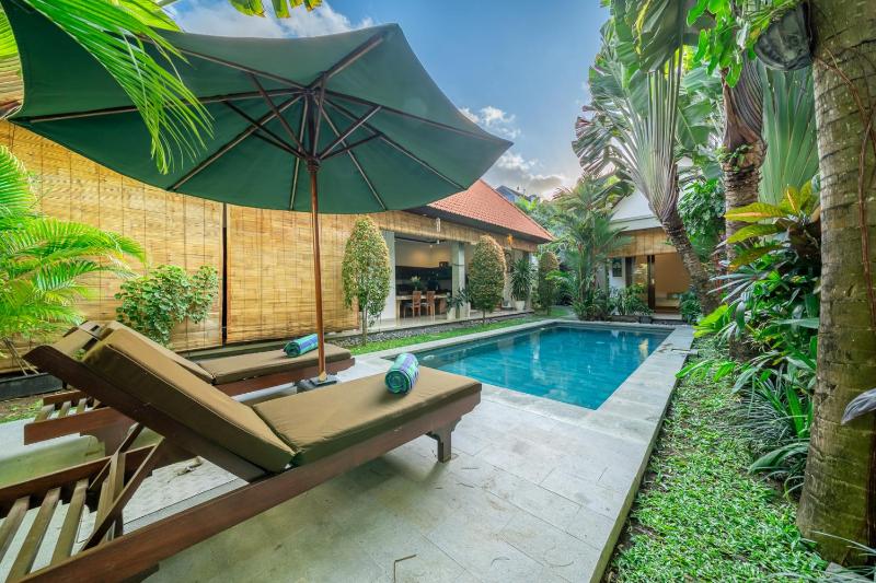 Tranquil Bungalow 10min to Berawa beach - image 10