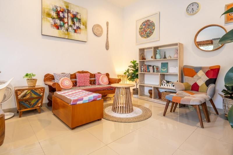 Tranquil Bungalow 10min to Berawa beach - image 8