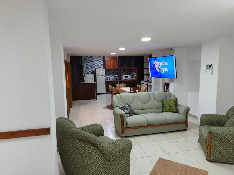 PISO con Parrilla apto jovenes y familia 90 metros centro - image 8