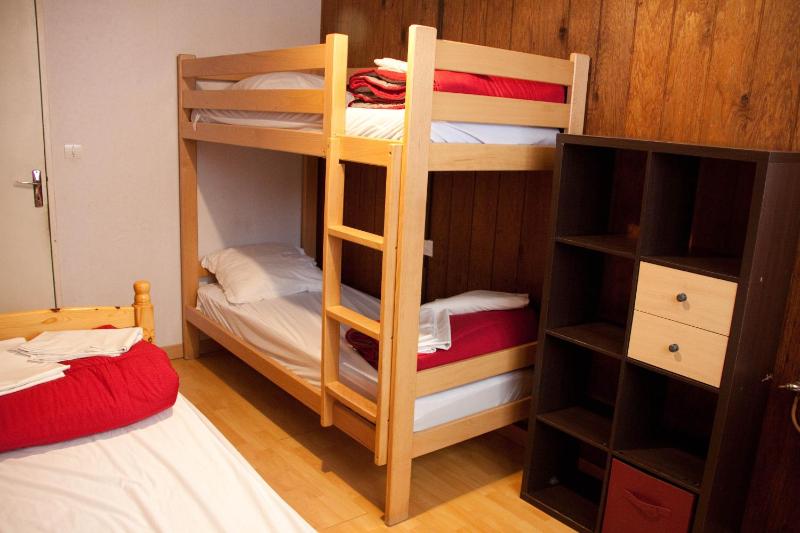Triple Room with Shared Bathroom image 1