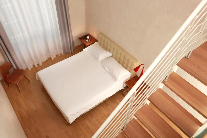 Superior Quadruple Room image 2