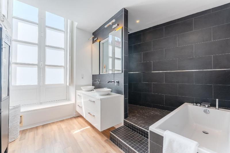 Hélios - Élégant appartement de 115 m² à Nantes - image 2