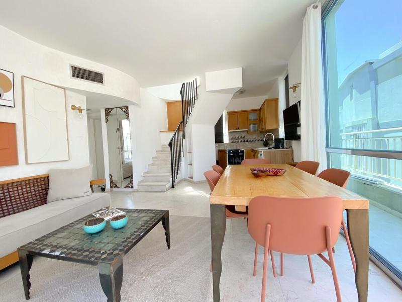 Sea View Duplex On Frishman Beach 2Bdr apt and BBQ - image 3