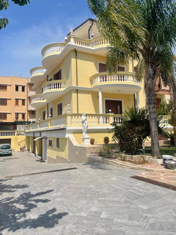 Villa Nicole House - Apartments & Suite - image 9