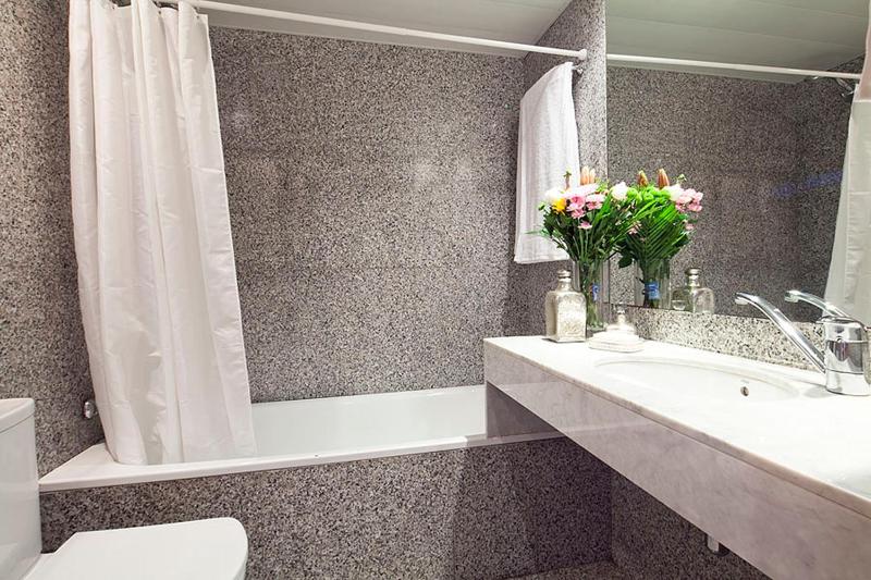 Apartment Barcelona Rentals - Sarria Apartments Near Center - image 12