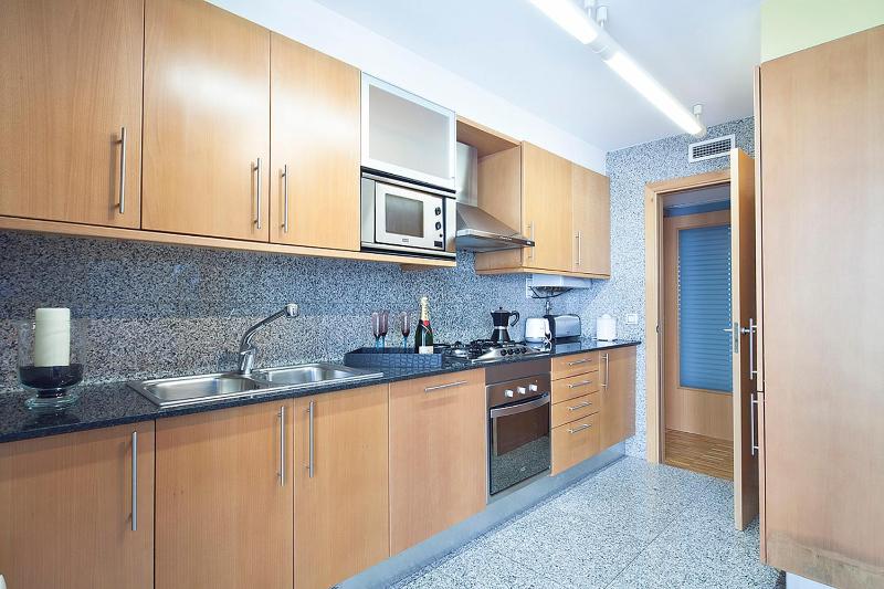 Apartment Barcelona Rentals - Sarria Apartments Near Center - image 9
