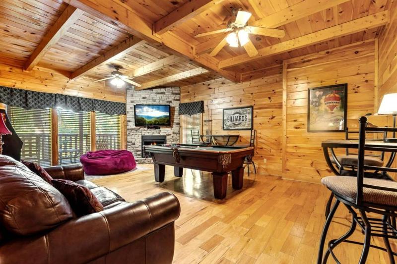 Almost Heaven - Pool Table Arcades Outdoor Hot Tub Community Putt-Putt + Pool Access - image 40