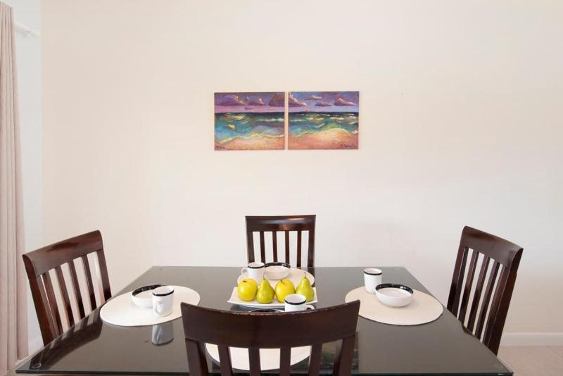 Snug Harbour View #7 - 2BR Canal Front Condo by Seven Mile Beach - image 10