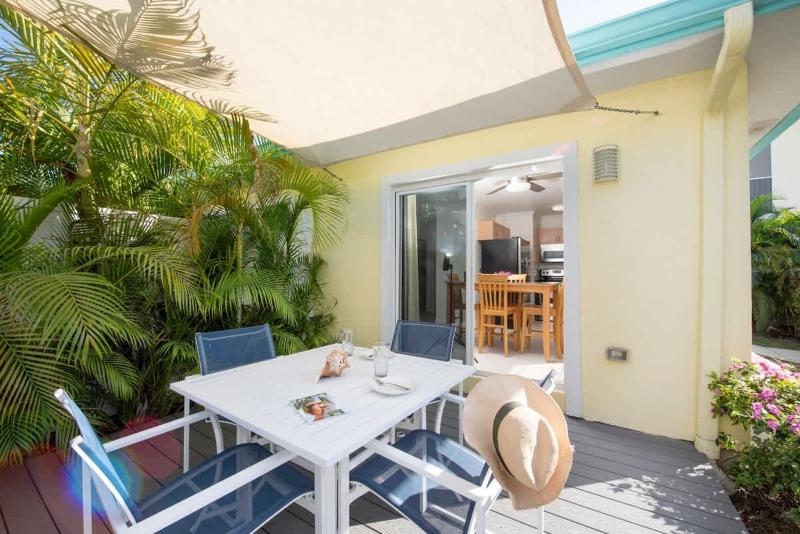 Snug Harbour View #6 - 1BR Canal Front Condo by Seven Mile Beach - image 6