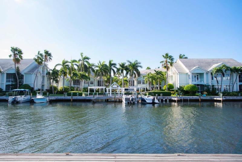 Snug Harbour View #6 - 1BR Canal Front Condo by Seven Mile Beach - image 14