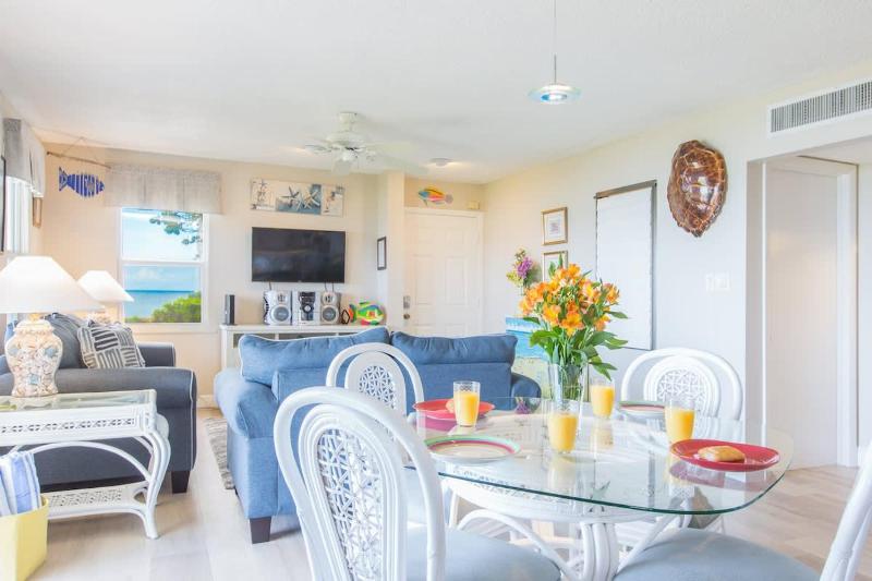 Cocoplum #1 - 2BR Oceanfront Condo on Seven Mile Beach - image 6
