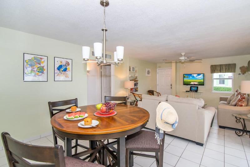 Cocoplum #5 - 2BR Oceanfront Condo on Seven Mile Beach - image 7