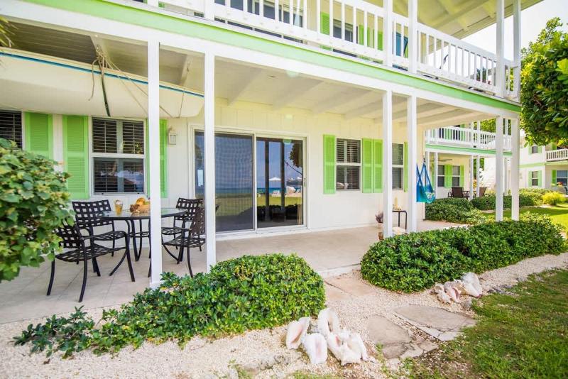 Cocoplum #3 - 2BR Oceanfront Condo on Seven Mile Beach - image 3